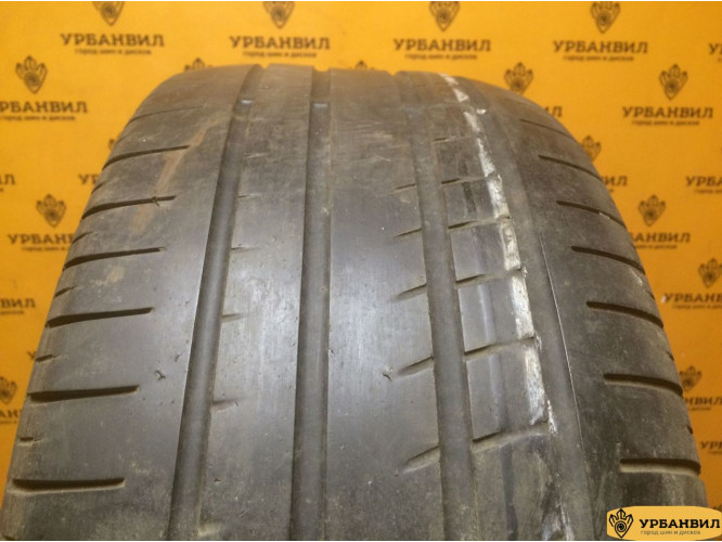 Pirelli P Zero Rosso 235/45 R17