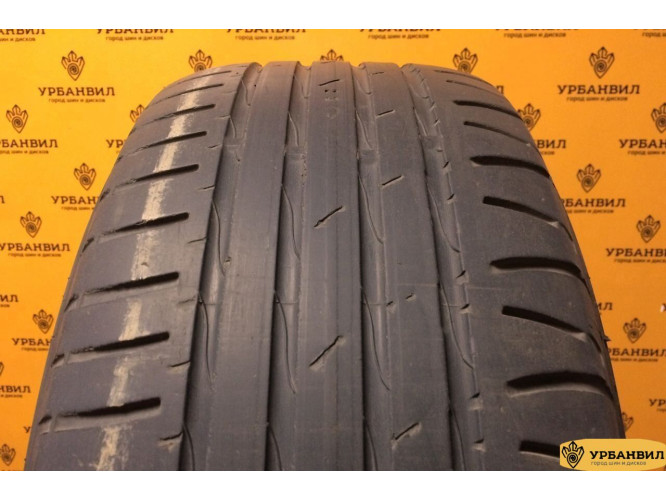 Nokian Tyres Hakka Z 215/60 R16